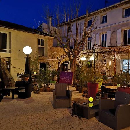 Hotel Il Etait 1 Fois Piolenc Exterior foto